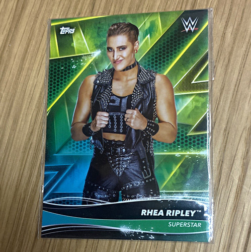 Topps wwe superstars - wwe, rhea