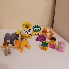 Lot 12 Duplo blocks Winnie the