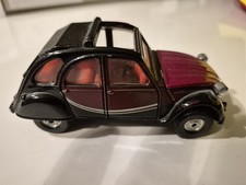 Citroen 2 CV 6 Ente rot