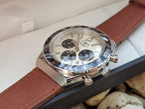 Timex chronograph - timex, q