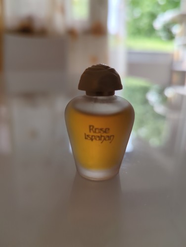 Rose ispahan yves rocher - rose,