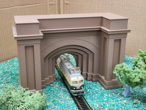 Sehr schönes tunnelportal mit - sehr,