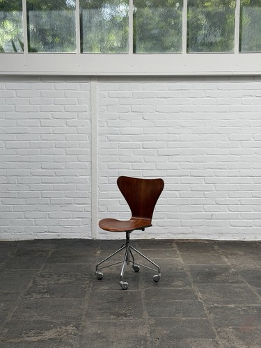 Early arne jacobsen series - arne,