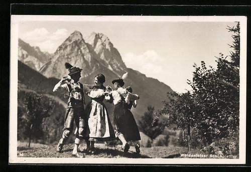 Menschen tracht tanzen den - in,