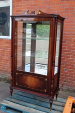 Vintage Vitrine im