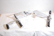 Vorverlegte Fußrastenanlage