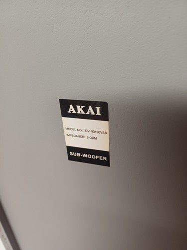 Akai subwoofer box - ,