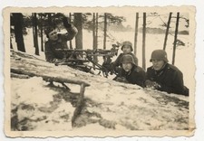 37/529 FOTO  SOLDAT STAHLHELM