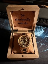 Holzkern Armbanduhr Vergoldet