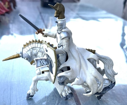 Papo ritter mit pferd einhorn - ritter,