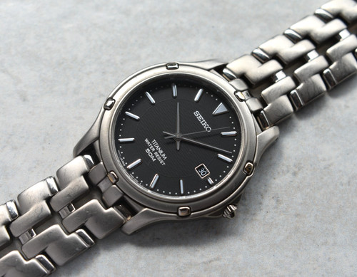 Seiko titanium black - black, dial