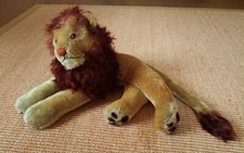 Löwe Leo von Steiff, liegend