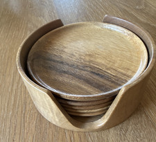 Runde Holzuntersetzer Set