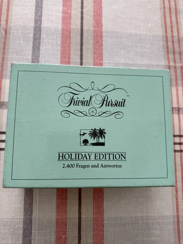 Trivial pursuit holiday - pursuit,