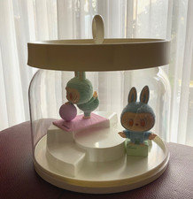 kleine runde Sammlervitrine