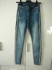 Page Jeans Gr 164 blau, weiße dünne Risse vorne, seitl Strass-Naht ad Beinen NEU