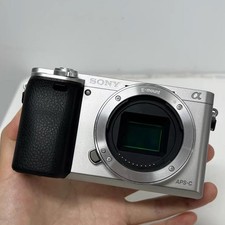 Sony Alpha A6000 24.3MP