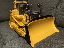 BRUDER 02452 CAT großer Kettendozer