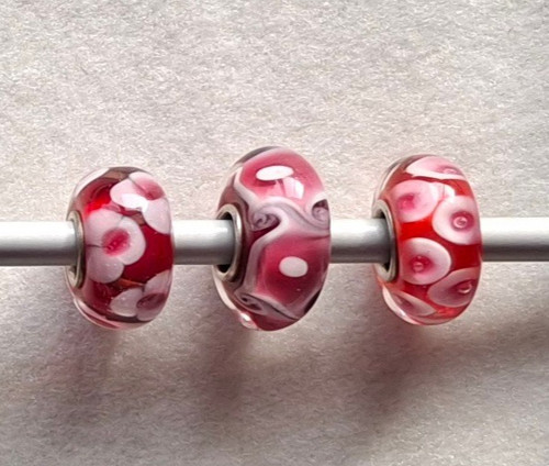 Rot weiße beads aus - 3,