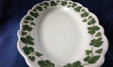 HUTSCHENREUTHER Maria Theresia "Weinlaub" 1 kleine Vorlegplatte, 1. Wahl