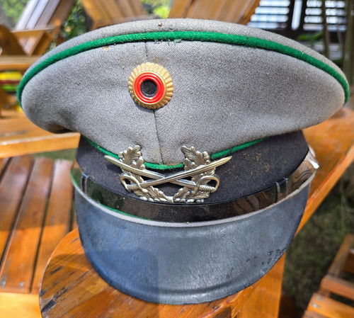 Schöne frühe schirmmütze - frühe,
