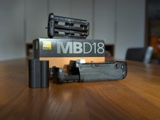 Nikon MB-D18