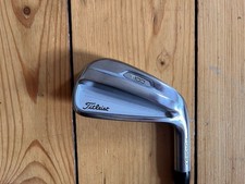 Titleist T100 2021 Eisen 6 AMT White S300 Schaft Standard Griff WIE Neu