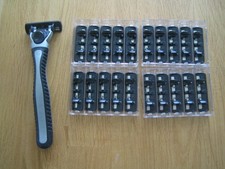 Nassrasierer mit 16 Ersatzklingen