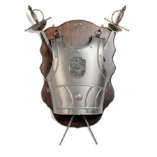 WUNDERSCHÖNER ANHÄNGER MIT BRUSTPANZER UND RAPEREN AG805/C.01