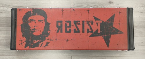 Postal monkey resisto che - postal,