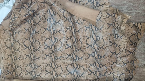 Kamel beige schlangenmuster - kamel,