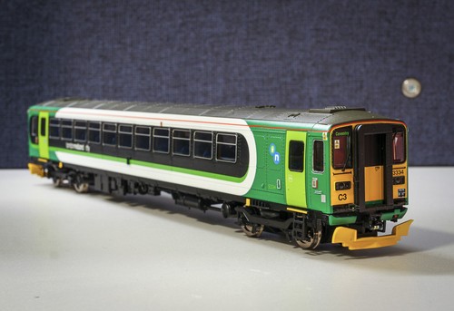 Hornby class 153 london - hornby,