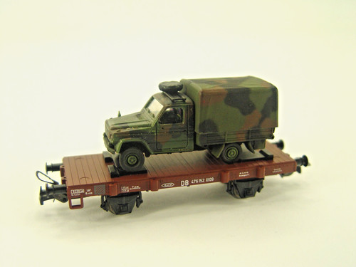 Flachwagen mit bundeswehr - flachwagen,