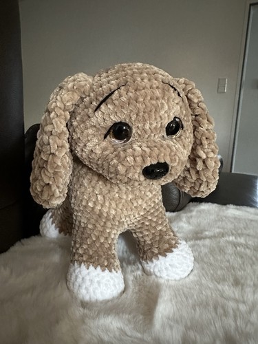 Gehäkelte plüschtier hund - gehäkelte,
