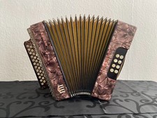 HOHNER VICTORIA CLUB-MODELL - STIMMUNG B/Es - KNOPFAKKORDEON - 8 BÄSSE - 30er