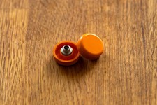 2x Original Olivetti Spool Nut Cover / Spuhlenabdeckungen für Olivetti Valentine