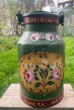 Alte Milchkanne mit Deckel