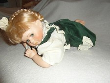 Sammlerpuppen  -  Sammelauflösung  -     Mädchen liegend 1 