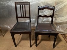 Zwei antike Stühle, 1 x