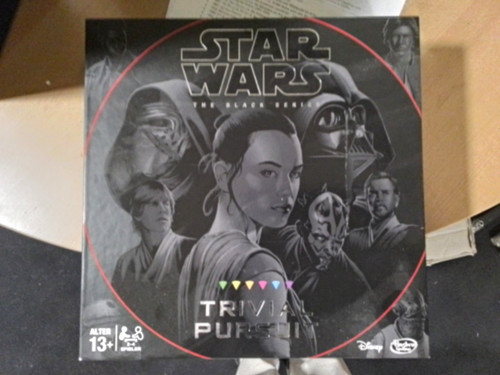 Trivial pursuit star - trivial,