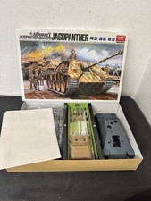 Academy  Jagdpanther 1:25