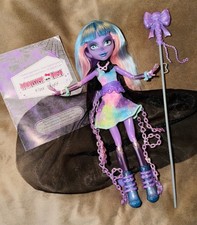 Monster High Doll River Styxx Haunted Verspukt Basic Student Spirits Puppe