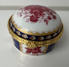 Vintage Pillendose, Schmuckdose. Süßstoff-Porzellan-Klapp Deckel-Florales Muster