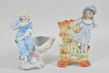 N92V57- 2x Biskuit Porzellan Vase figurativ ua sitzende Dame mit Fächer 