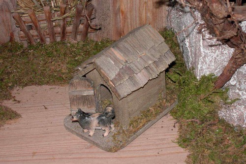 Krippenzubehör hundehütte - -,