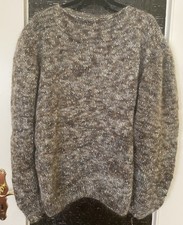 Da. Handgestrickter Pullover