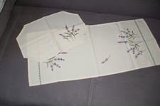 2 Stück Tischdecken, Tischläufer; Mitteldecken (158-4/25)