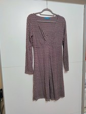 Schickes Kleid mit V-Ausschnitt