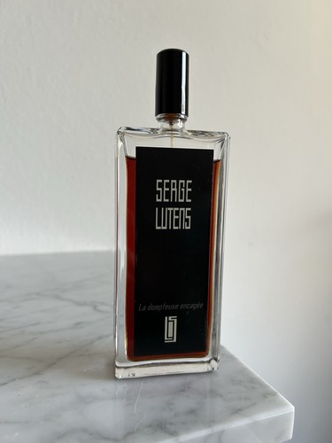 Dompteuse encagée serge - encagée,