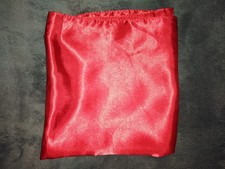 Glänzendes seidenweiches Satin Hijab Kopftuch Esarp Rot 90 cm x 90 cm gebraucht